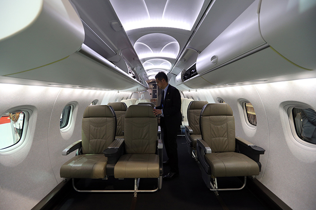 Mitsubishi Regional Jet interior