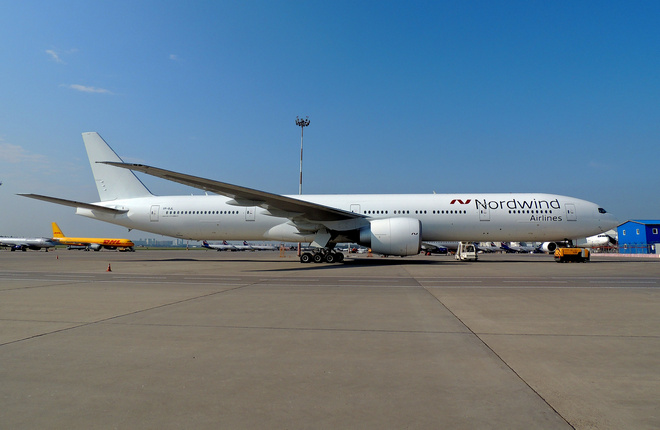 Самолет Boeing 777-300ER авиакомпании NordWind